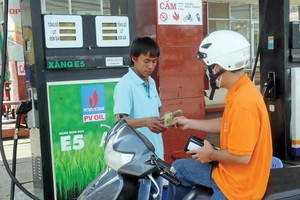 Xăng E5 chính thức xóa sổ xăng RON92