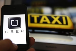 Uber sẽ được quản lý như một hãng dịch vụ vận tải tại EU. Ảnh: Reuters