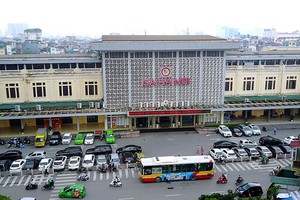 Hơn một thế kỷ qua, ga Hà Nội luôn là một đầu mối giao thông vận tải quan trọng của Việt Nam cũng như Thủ đô Hà Nội. Ảnh: Giang Huy