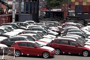 Giá xe nhập khẩu trung bình về Việt Nam là 416 triệu.