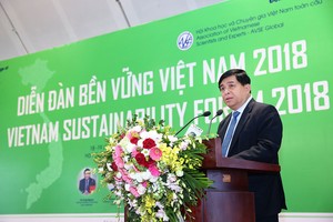 Bộ trưởng Bộ KH&ĐT Nguyễn Chí Dũng phát biểu tại Diễn đàn (Ảnh: LT)