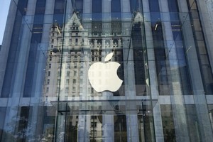 Biểu tượng Apple tại New York, Mỹ. (Nguồn: AFP)