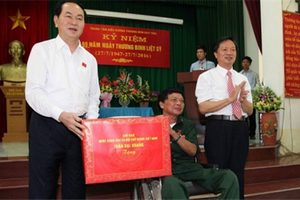 [Infographic] Hơn 386 tỷ đồng tặng quà Tết cho người có công