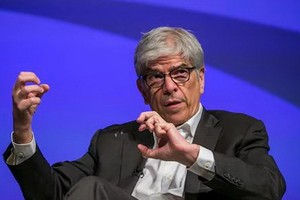 Ông Paul Romer.