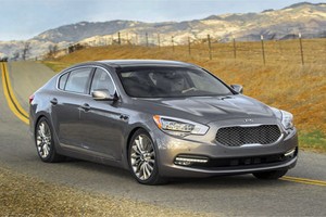 Kia K900 thế hệ hiện hành tại Mỹ. Mẫu sedan có tên gọi K9 ở Hàn Quốc và Quoris ở Việt Nam.