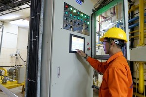 Vận hành phát điện tại nhà máy thủy điện Ialy. (Ảnh: Ngọc Hà/TTXVN)