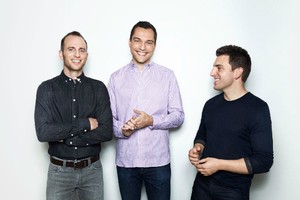 Bộ ba sáng lập Airbnb là những người bạn thân thiết, cùng trải qua hành trình từ khó khăn đến thành công. Ảnh: Airbnb