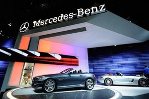 Ông Li Shufu dốc gần 9 tỷ USD để trở thành cổ đông lớn nhất của công ty mẹ của thương hiệu Merdedes-Benz. Ảnh: AFP.