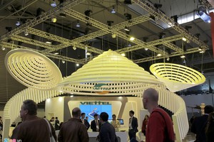 Bộ trưởng Lào tại MWC: 'Chúng tôi rất tự tin về tương lai của Viettel'