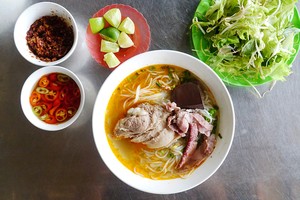 9 món ăn nhất định phải thử khi đến đất cố đô