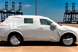 Chiếc Tiguan Allspace mới cập cảng Sài Gòn.