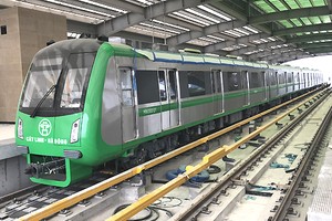 13 đoàn tàu, mỗi tàu có 4 toa đã được nhập về Hà Nội. Ảnh: Đ.Loan