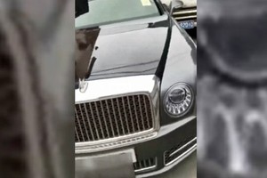 Đâm trúng xe Bentley, tài xế công nhân chỉ phải bồi thường 2.800 USD