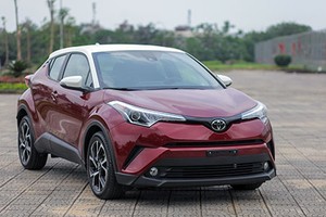 Toyota C-HR 2018 màu lạ ở Hà Nội. Ảnh: Lương Dũng.