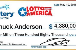 Công ty xổ số bang Iowa cho biết ông Chuck Anderson là người trúng giải độc đắc trị giá gần 100 tỷ đồng trong tuần này. (Nguồn: Special to the Register)