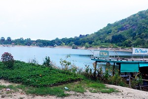 Khu du lịch Hồ Soài So của gia đình Bí thư huyện Tri Tôn đầu tư, kinh doanh khi chưa hoàn tất các thủ tục pháp lý. Ảnh: Phú An.