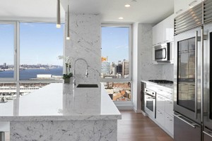 Một góc nhà bếp của căn hộ 85 triệu USD được rao bán. Ảnh: CNBC