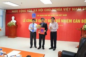 Ông Lê Xuân Huyên (giữa) được bổ nhiệm giữ chức Chủ tịch HĐTV Công ty BSR (Ảnh BSR)