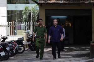 Dũng "thẹo" tại phiên tòa. Ảnh: HY.