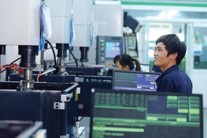 Manh nha rủi ro, nền kinh tế cần đối sách kịp thời