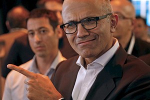 CEO Satya Nadella hiểu rõ tầm quan trọng của các lập trình viên trong công cuộc xây dựng nền tảng, dịch vụ.