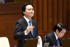 Bộ trưởng Phùng Xuân Nhạ: Có lộ trình sáp nhập, giải thể trường đại học kém hiệu quả, không tuyển sinh đủ
