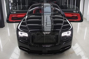 Loạt xe sang về Việt Nam trong cảnh khan hàng