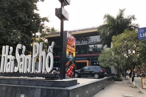 Hà Nội ra “tối hậu thư” di dời nhà hàng, bãi xe trên mương Phan Kế Bính.
