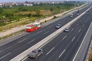 Đường ôtô cao tốc Hà Nội - Hải Phòng khánh thành và đưa vào lưu thông từ ngày 5/12/201.