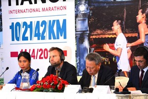 Giải Chạy Marathon Quốc tế Hà Nội (Hanoi International Marathon) hướng đến trở thành giải marathon quốc tế tầm cỡ như Boston (Mỹ) hay London (Anh). Ảnh: Buổi họp báo giới thiệu giải chạy Hanoi International Marathon 2019 diễn ra sáng 14/6/2018 tại Hà Nội.