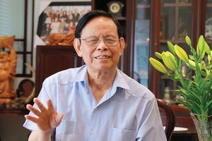 Nhà báo, PGS.TS Hồng Vinh.