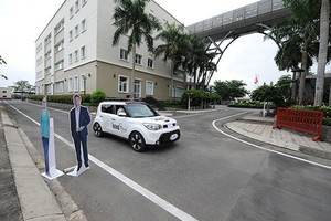 FPT đã thử nghiệm thực tế xe ô tô tự lái đầu tiên của Việt Nam với tốc độ 20-25km/h.