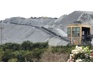 Tìm giải pháp tiêu thụ tro xỉ nhiệt điện than