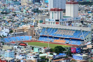 Sân vận động Chi Lăng đang trở thành dự án "treo" suốt nhiều năm qua. Ảnh: Nguyễn Đông.