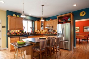 Các phòng trong nhà tránh có sự khác biệt lớn về màu sắc. Ảnh minh họa: Freshome.