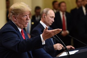 Tổng thống Mỹ và tổng thống Nga trong cuộc họp báo sau hội đàm.