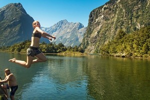 Ý tưởng làm việc bốn ngày một tuần nhằm giúp nhân viên cân bằng tốt hơn giữa công việc và cuộc sống. Ảnh: Guardian.