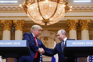 Tổng thống Mỹ Donald Trump và Tổng thống Nga Vladimir Putin trong cuộc họp báo chung sau hội nghị thượng đỉnh hôm 16/7. (Ảnh: Reuters).