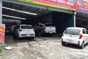 Xe cũ, giá rẻ chủ yếu là các xe gầm thấp, rủi ro mua phải xe ngập nước rất lớn trong bối cảnh mưa lũ đang hoành hành tại miền Bắc.