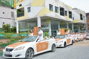Đoàn Roadshow xuất phát từ Khu nhà mẫu, dự án Imperia Sky Garden (423 Minh Khai, Hà Nội).