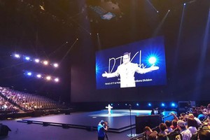 Samsung ra mắt Galaxy Note9, pin khủng, bút S Pen có camera thông minh