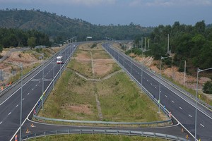 Ngổn ngang Dự án Cao tốc Đà Nẵng - Quảng Ngãi dù gia hạn thông xe 2 lần