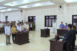 Phiên sơ thẩm lần thư 4 vụ án buôn gỗ lậu kéo dài 7 năm vừa kết thúc chiều nay (23/8) sau gần 10 ngày xét xử tại TAND TP. Đà Nẵng.