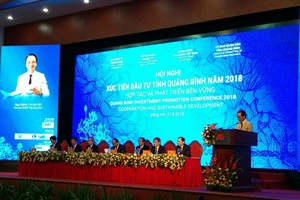 Thủ tướng Chính phủ Nguyễn Xuân Phúc tham dự và chỉ đạo Hội nghị.