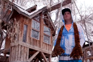 Triệu phú lập dị sống trên cây để đổ tiền vào Bitcoin