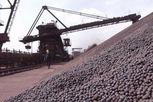 Bộ Tài chính cho rằng, cần nghiên cứu thực hiện chính sách cấm xuất khẩu khoáng sản thô, không áp dụng chính sách cho xuất khẩu khoáng sản cá biệt (Ảnh minh hoạ).