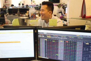 Việc thị trường chung hồi phục cả về điểm số và thanh khoản đang là tin vui với những nhà đầu tư tin tưởng vào các cổ phiếu chứng khoán.