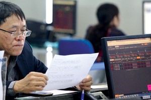 EPS cao, giá cổ phiếu thấp: Cơ hội hay “cái bẫy”?