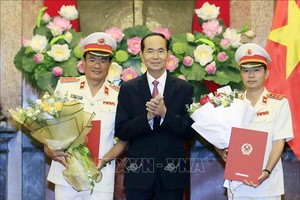 Chủ tịch nước trao quyết định bổ nhiệm 2 Phó Viện trưởng Viện trưởng Viện Kiểm sát nhân dân tối cao