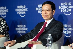 Quyền Bộ trưởng Thông tin và Truyền thông – Nguyễn Mạnh Hùng tại Diễn đàn Kinh tế Thế giới về ASEAN. Ảnh: WEF